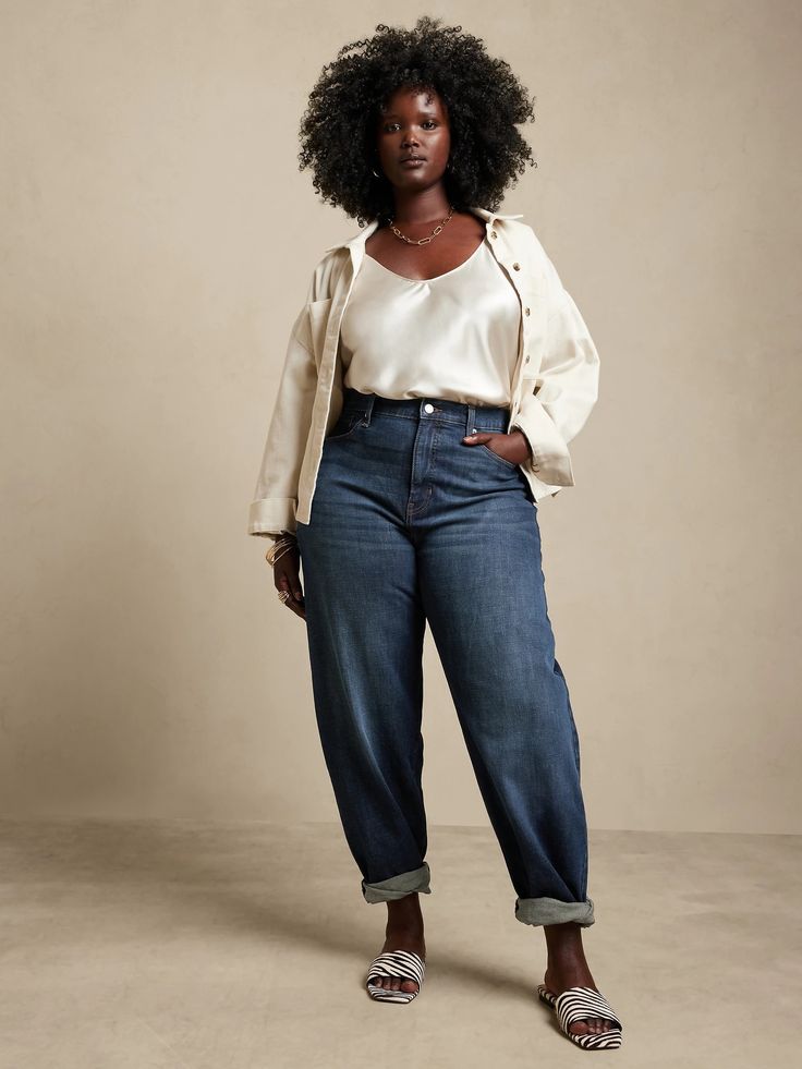 Barrel Jeans Plus Size, Paper Bag Waist Pants Outfit, Plus Size Wide Leg Jeans Outfit, Barrel Pants Outfit, Outfits For Apple Shaped Women, Plus Size Jeans Outfit, Barrel Jeans Outfit, Sunday Attire, Style Wide Leg Jeans