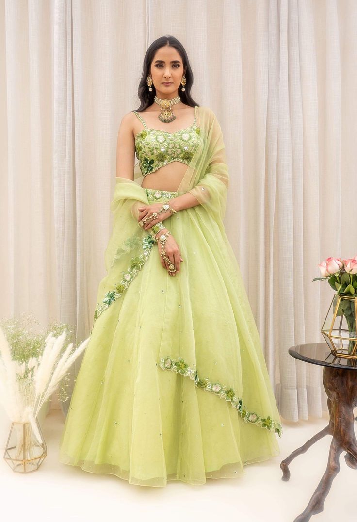 Silky Bindra-Green Organza Lehenga Set-INDIASPOPUP.COM Green Organza Lehenga, Belt Lehenga, Blouse Organza, Simple Lehenga, Floral Belt, Indian Outfits Lehenga, Organza Lehenga, Lehnga Dress, Gaun Fashion