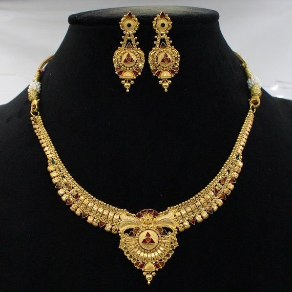 Gold Jewelry Set, Indian Gold Jewelry, Bridal Necklace Designs, Gold Bridal Necklace, Gold Bangles For Women, Gold Necklace Indian, Gold Jewelry Simple Necklace, Gold Bridal Jewellery Sets, Handmade Gold Jewellery