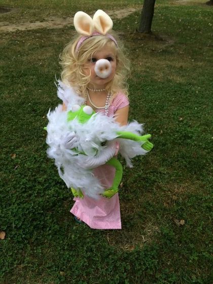 Halloween Bricolage, Porta Halloween, Best Diy Halloween Costumes, Meme Costume, Diy Halloween Costumes For Kids, Homemade Halloween, Miss Piggy, Theme Halloween, Cute Halloween Costumes