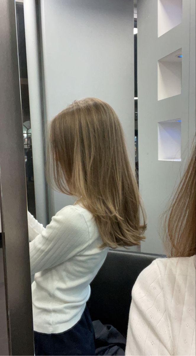 Blonde Layered Hair, Rambut Brunette, Straight Hair Cuts, Dirty Blonde Hair, Hairstyles For Layered Hair, Blonde Hair Inspiration, Hair Stylies, Haircuts For Medium Hair, Haircuts Straight Hair