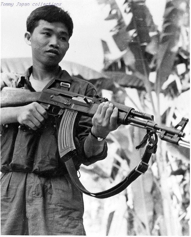 Incredible Photos by Vietcong Photographers Taken During the Vietnam War - Atchuup! - Cool Stories Daily Nyu Student, Vietnam History, North Vietnam, South Vietnam, Vietnam Veterans, Military History, World History, American History, Dorm Room