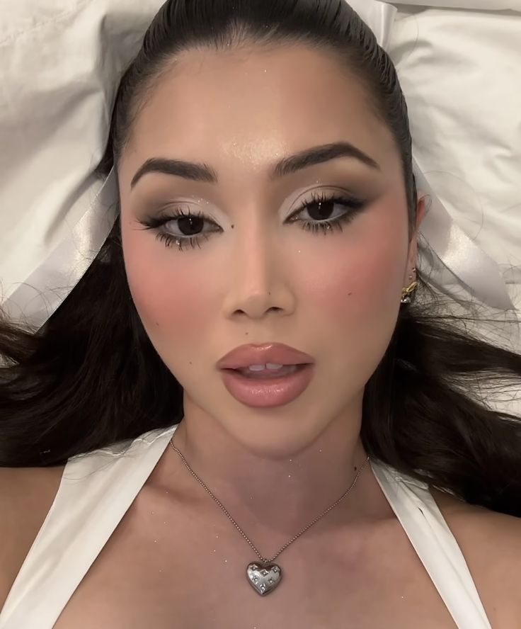 Capricorn Makeup Aesthetic, Capricorn Rising Makeup, Capricorn Makeup Looks, Gemini Rising Makeup, Scorpio Rising Makeup, Gemini Rising Aesthetic, Capricorn Makeup, Venus Scorpio, Healthy Makeup