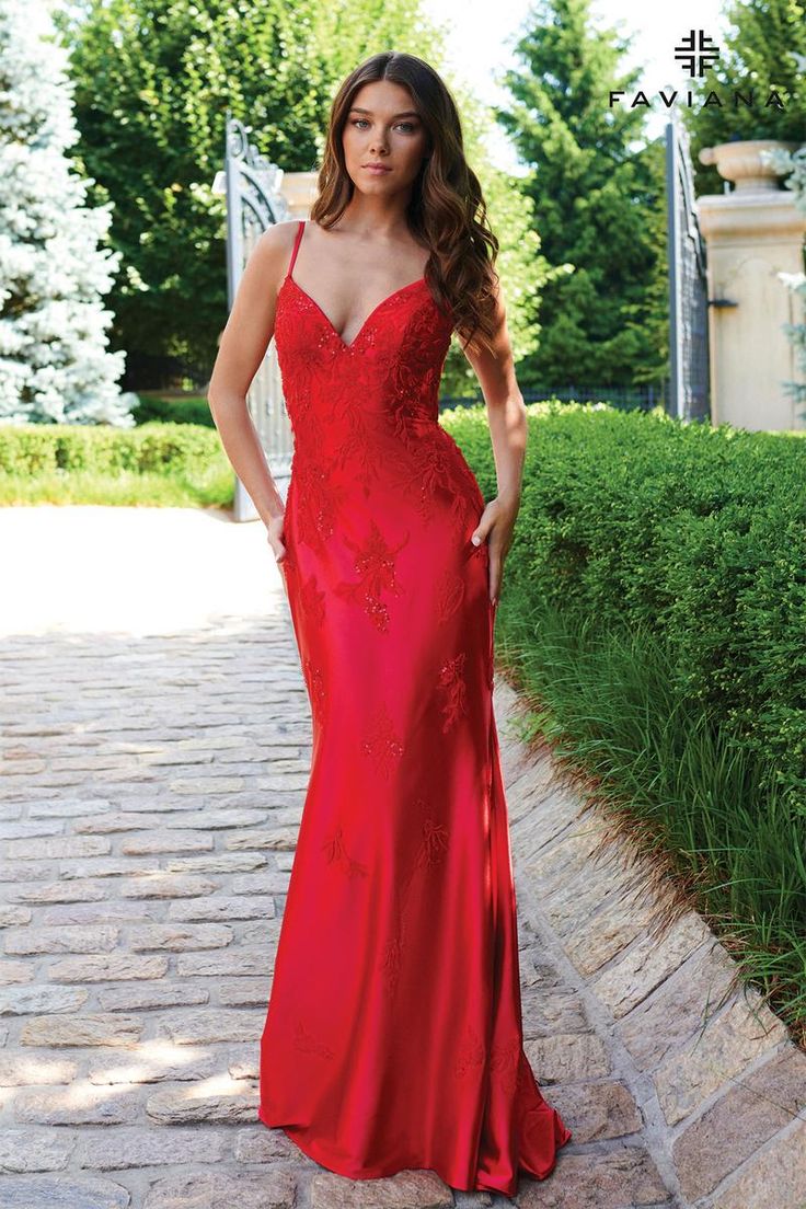 Turn heads in the stunning Faviana Style 11245. The intricate beaded lace and soft satin fabric create a luxurious look, while the v-neck design and lace-up open back adds a touch of playful elegance. Lace applique detailing all over dress makes adds a unique touch. This dress is perfect for standing out at any event! Form Fitting Prom Dresses, Faviana Dresses, Allure Couture, Sherri Hill Prom Dresses, Lace Prom Dress, Designer Prom Dresses, Prom Designs, Sherri Hill Dresses, Allure Bridal