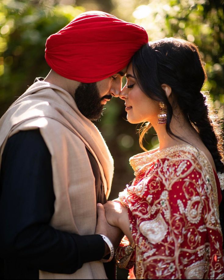 Punjabi Saree, Punjabi Photography, Punjabi Aesthetic, Frock Suit, Punjabi Wedding Couple, Anand Karaj, Pre Wedding Photoshoot Outfit, Foto Wedding, Cute Engagement Photos