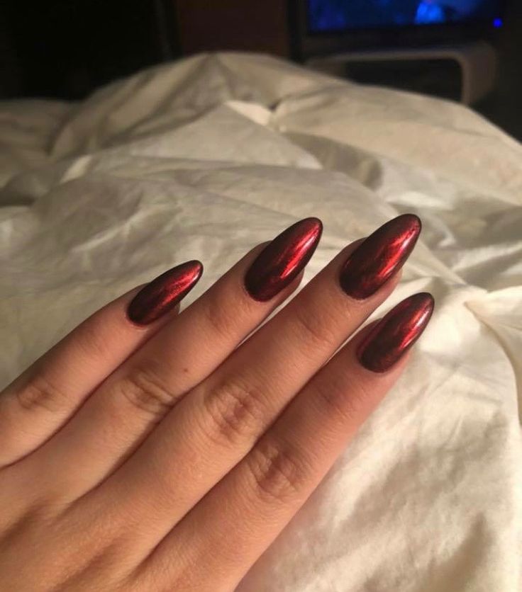 Metallic red nails Xmas Nails Red, Nails Red Chrome, Red Xmas Nails, Nails Deep Red, Red Nails Almond, Christmas Nails 2022, Red And Silver Nails, Indiekid Aesthetic, Black Chrome Nails