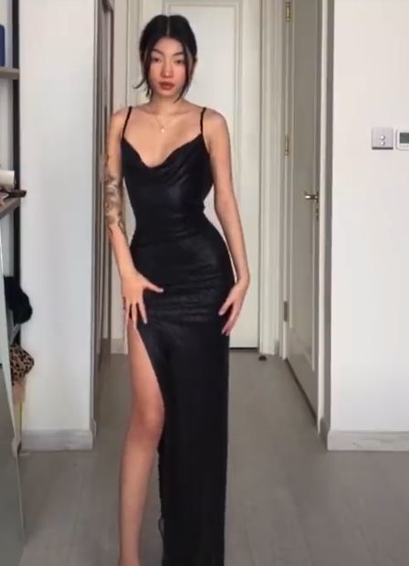 Spghetti Straps Black Long Prom Dress With High Split,PD22283 on Storenvy Oanhdaqueen Outfits, Debut Photoshoot, Ball Ideas, Elegant Clothing, Make Your Own Dress, Black Prom Dress, Black Prom, Buy Buy, East Asia