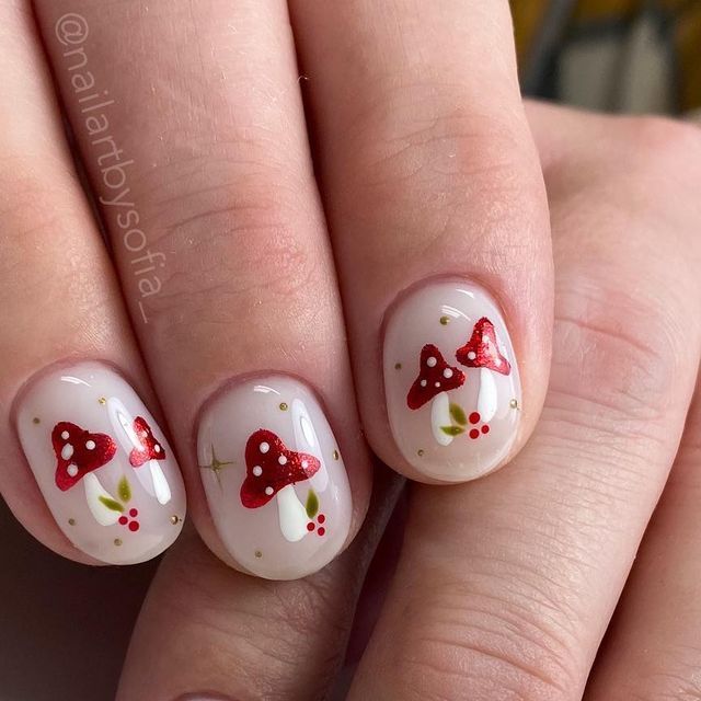 Mushroom Nails Almond Shape, Cottagecore Nails Mushroom, Nail Designs With Mushrooms, Mushrooms On Nails, Nail Mushroom Art, Mushrooms Nails Design, Spring Cottagecore Nails, Nail Design Mushroom, Short Nail Designs Mushroom