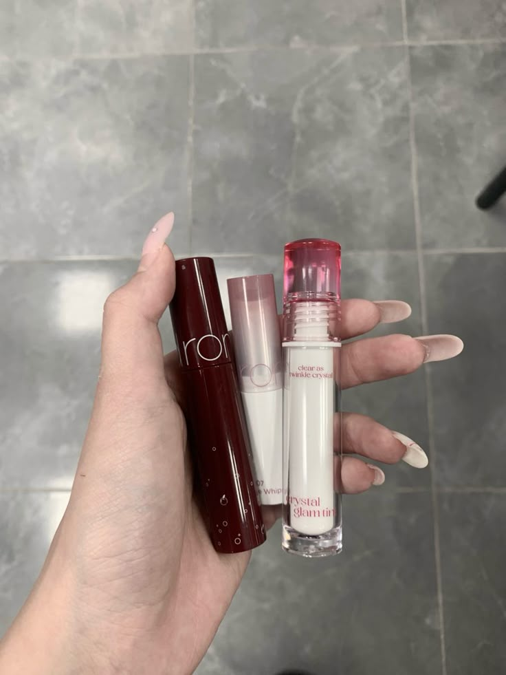 Rom And Nd Lip Tint, Clio Crystal Glam Lip Tint, Korean Lip Tint Aesthetic, Rom&nd Makeup, Makeup Products Korean, Pink Makeup Products, Korean Lip Tint, Makeup Douyin, Korean Lips