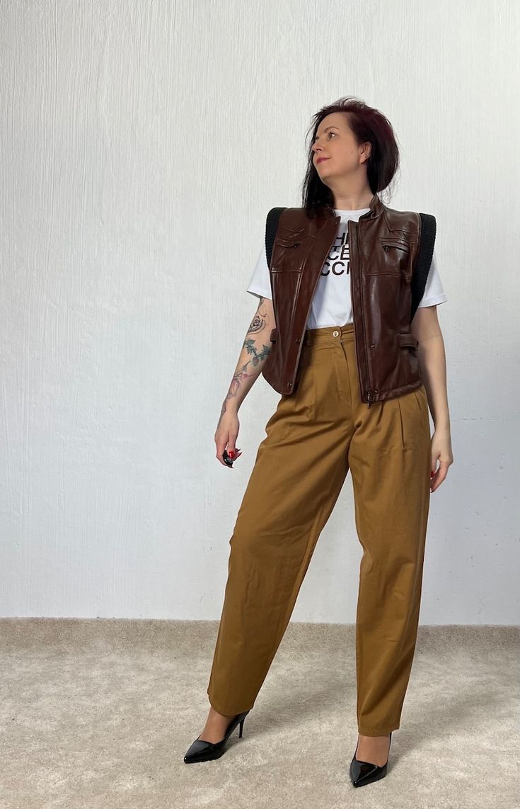 Vintage Vest Brown Leather Sleeveless Lined Vests Top, Size M L, Usa 12, Gb 14, J I 46, F B 44, Ch a Nl D 42 - Etsy Latvia Vintage Workwear Vest With Pockets, Vintage Vest With Pockets For Work, Brown Utility Vest For Fall, Retro Sleeveless Outerwear For Fall, Retro Fall Vest With Pockets, Retro Sleeveless Fall Outerwear, Brown Sleeveless Sweater Vest With Pockets, Fitted Utility Vest For Workwear, Casual Fitted Brown Vest