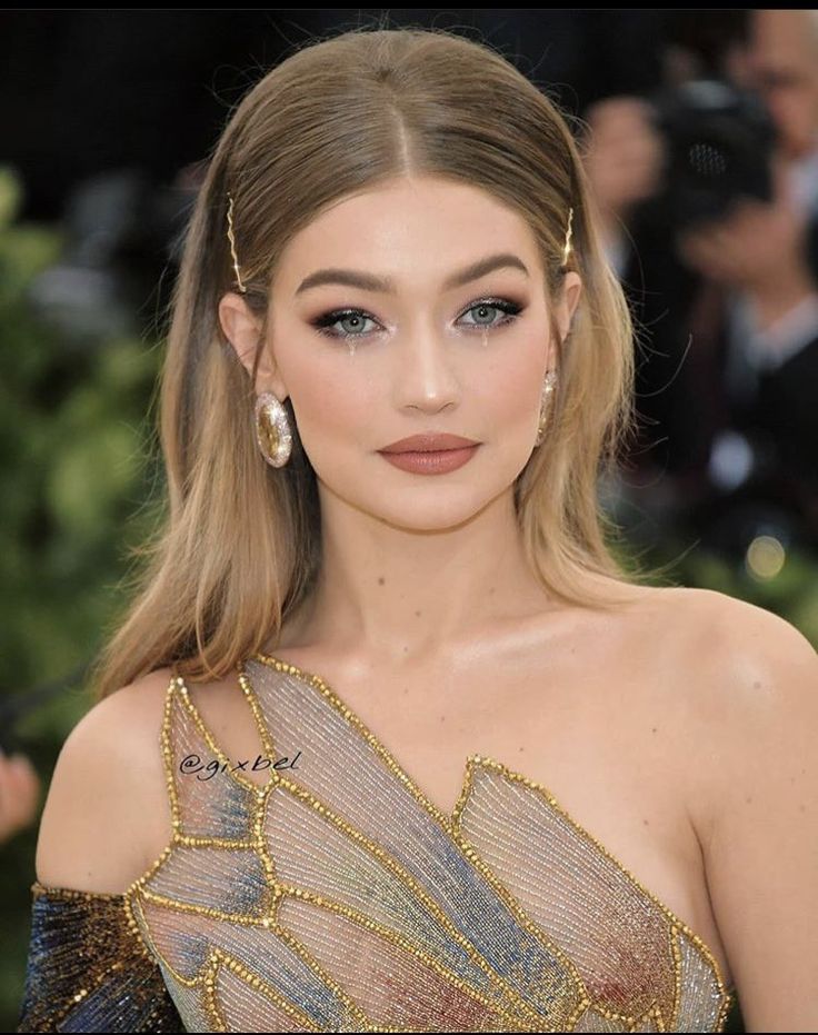 Straight Prom Hair, Gigi Hadid Hair, Guest Hair, Ball Hairstyles, Formal Hairstyles, Party Hairstyles, Wedding Hair And Makeup, Gigi Hadid, Bella Hadid