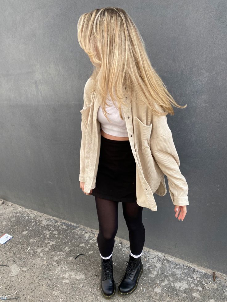 Cute Winter Outfits With Mini Skirts, Outfit Ideas Skirts Winter, Cute Fall Outfits With Tights, Fall Outfit Skirt Tights, Miniskirt And Tights, Outfits With Black Skirt And Tights, Docs And Tights Outfit, Off White Mini Skirt Outfit, How To Style A Black Skirt Mini