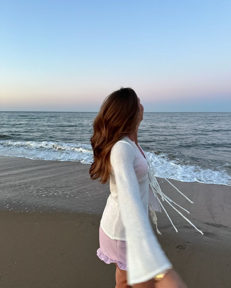 Seashells by the seashore 🐚🌾🌸 #pixelatedboutique Autumn Outfits Aesthetic, Beach Autumn, East Coast Fashion, Coast Fashion, Beach Girl Aesthetic, White Knit Cardigan, Sorority Events, Rush Dresses, Fall Days