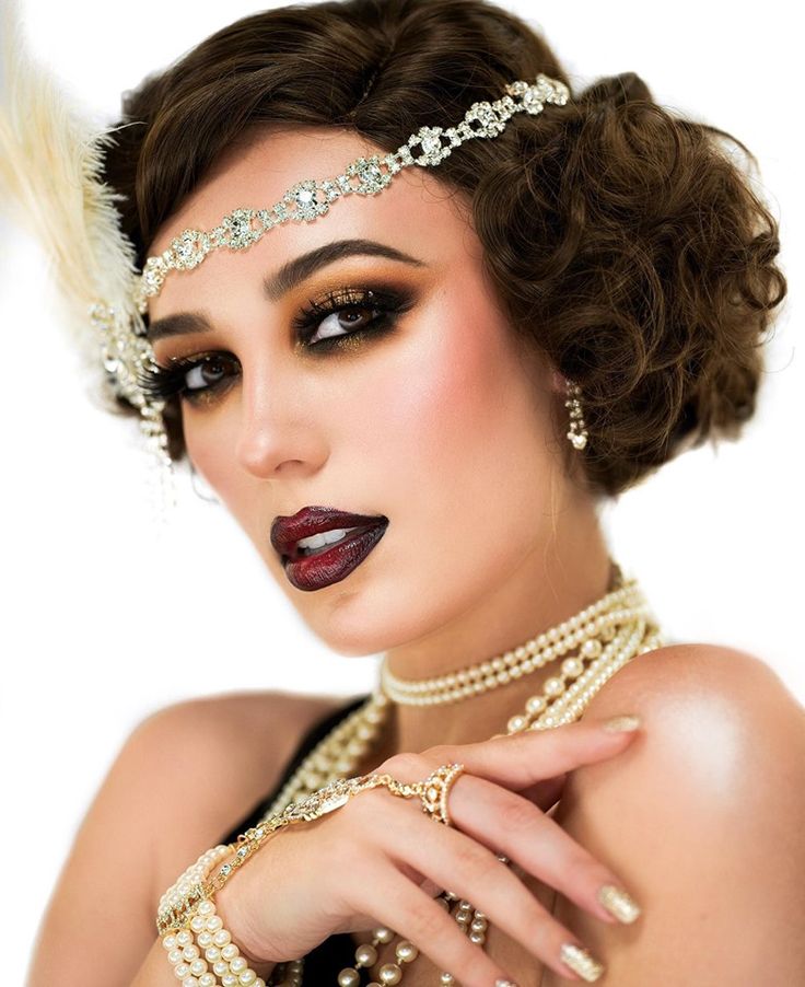 1920s Makeup Gatsby, Roaring 20s Makeup, 1920s Makeup Look, Great Gatsby Makeup, 1920’s Makeup, 1920 Makeup, Gatsby Makeup, Flapper Makeup, Estilo Charleston