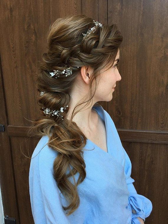 Long Hair Vine, Hair Style On Saree, Engagement Hairstyles, Bridal Hairdo, Bridal Hair Buns, Long Hair Wedding Styles, Prom Hairstyles For Long Hair, Front Hair Styles, Bride Hair