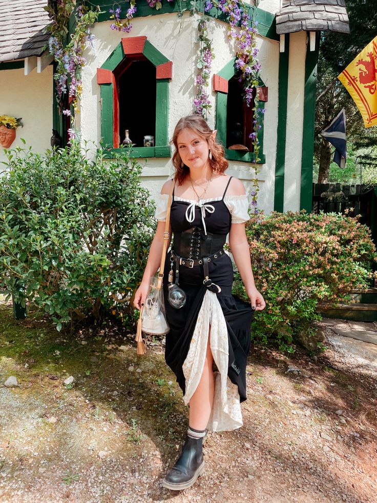 Ren Faire Pants Outfit, Ren Faire Outfits Accessories, Ren Faire Casual, Witchy Ren Faire Outfit, Ren Faire Elf Outfit, Renesance Fair, Summer Renn Faire Outfit, Fae Ren Faire Outfit, Ren Fair Fairy Outfit