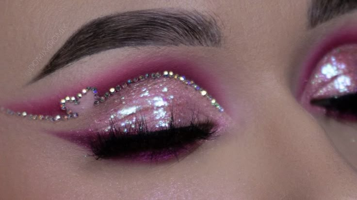 Euphoria Pink Makeup, Black And Pink Makeup Looks, Pink Y2k Makeup, Pink Euphoria Makeup, Y2k Make Up, Pink Birthday Makeup, Pink Sparkly Makeup, Hot Pink Eye Makeup, Valentine’s Day Make Up