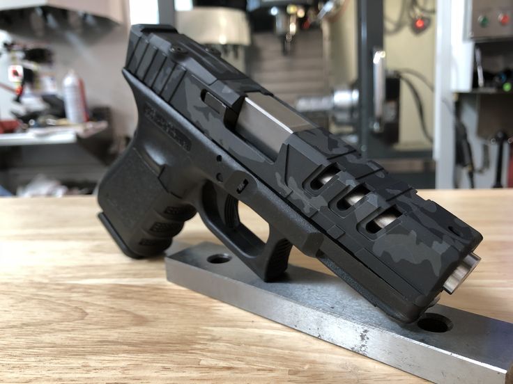 Raptor One billet slide for Gen3 Glock19 in urban camo 4 Axis Cnc, Custom Slides, Slides, Camo, Hunting, Doors, Toys