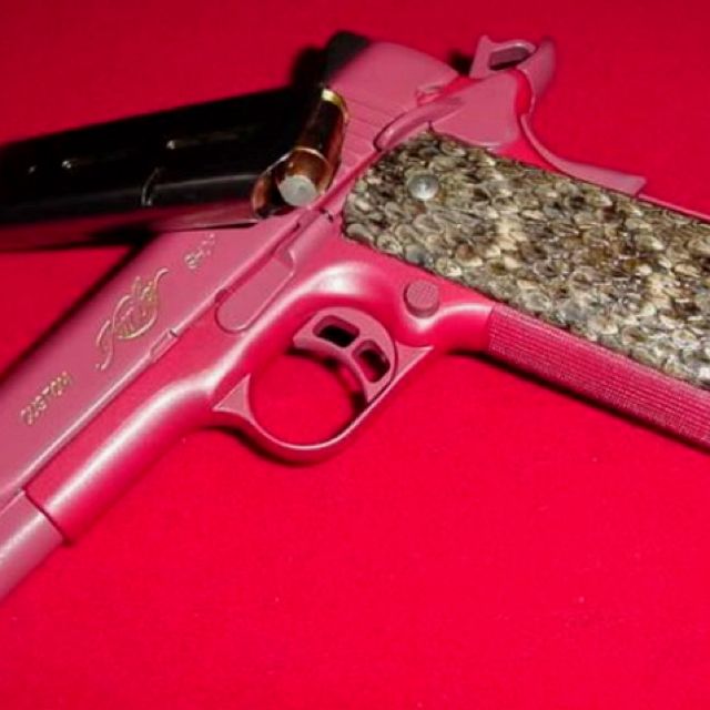 A pink bedazzled gun!! Yes I would get my license! Boho Wallpapers, Light Pink Wallpaper, Charter Arms, Big Girl Toys, Wallpaper Pink, Home Defense, Kill People, People People, Bang Bang