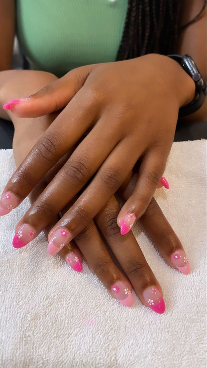 Back To School French Tip Nail Ideas, Short Nail Inspo Non Acrylic, Nails For End Of School Year, Birthday Nails Short Squoval, Cute Nails For Kids 9-10 Summer, Cute Back Too School Nails, Short French Tip Summer Nails, Pastel Nails With Design, Gel Nails Ideas For Short Nails