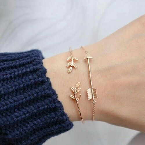 Really like the delicate features قلادات متدلية, Anting Manik, Photo Charms, Rings Bracelets, Earrings Rings, Pandora Bracelets, Rose Gold Jewelry, Diy Schmuck, Jewelry Inspo