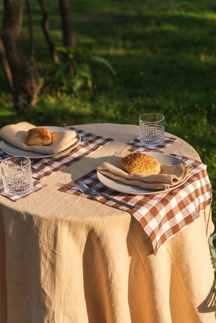 A set of minimalist linen placemats. Linen is aesthetic and functional, it adds a touch of elegance in all simplicity. Placemats are versatile, they will nicely enhance your dishes in the kitchen or in the dining room while protecting your table. Please note that the actual color may vary due to many monitor and browser options. * ABOUT This listing includes a set of 2, 4, 6, 8, or 10 placemats (please choose) Medium-weight linen (approx. 190 gsm) Made from 100% certified European linen (OEKO TE Tablecloth Aesthetic, Wall Decor Storage, Runner Kitchen, Natural Textiles, Quick Gifts, Area Rug Runners, Just Peachy, Sustainable Gifts, Wellness Gifts