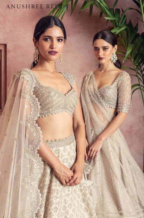 Amazing New Designer Lookbooks You've Got To Browse For Your 2019 Summer Wedding! Tulle Lehenga, Orang India, Indian Outfits Lehenga, Wedding Lehenga Designs, Muslim Wedding Dresses, Lehenga Blouse Designs, Gaun Fashion, Lehenga Blouse, Indian Lehenga