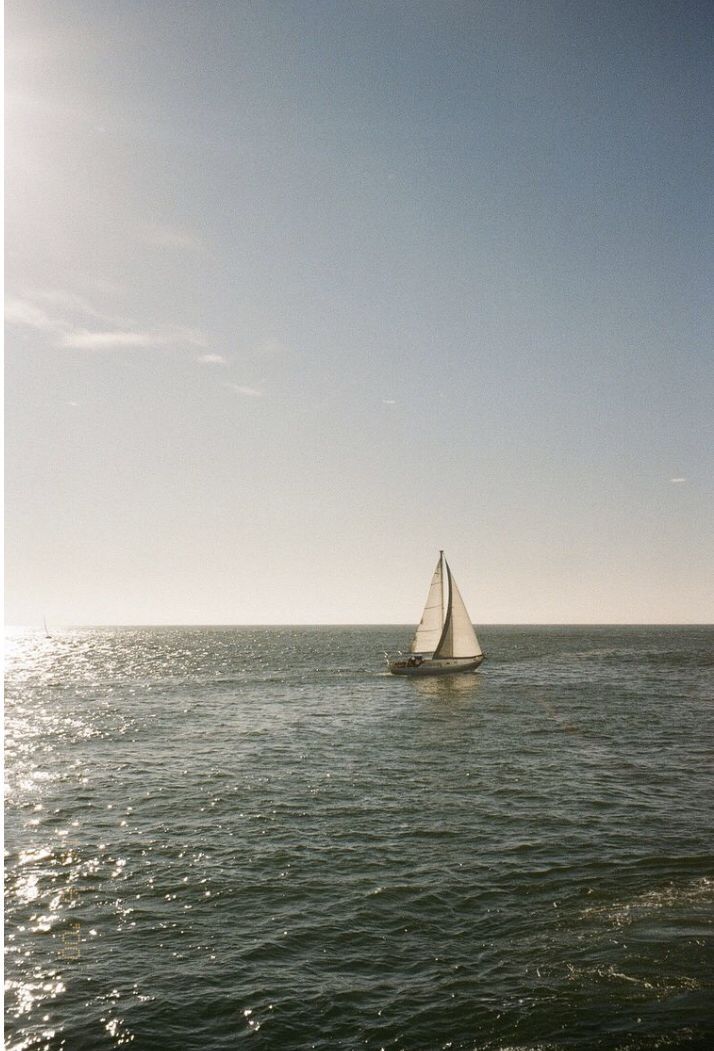 boat. Fotografi Vintage, Alam Yang Indah, Summer Dream, In The Ocean, Beach Aesthetic, Nature Aesthetic, Beach Vibe, Photography Inspo, Scenery Wallpaper