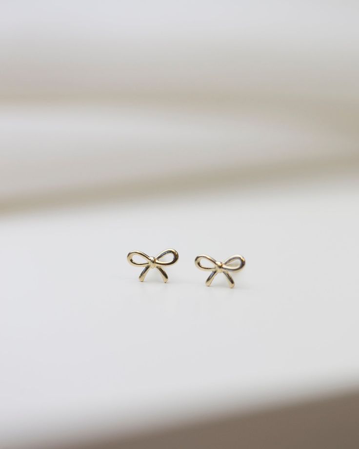 14K Bow Stud Earrings Small Gold Earrings, Coquette Jewelry, Small Earrings Gold, Simple Studs, Simple Gold Earrings, Neck Pieces Jewelry, Gold Earrings Models, Cute Stud Earrings, Pretty Jewelry Necklaces