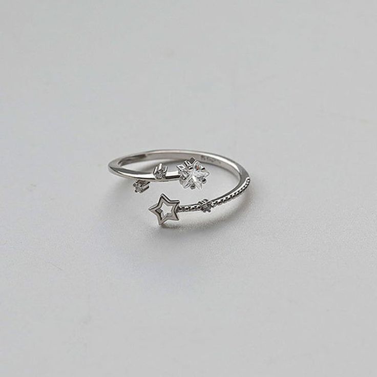 Silver Star Ring, Pola Gelang, Gelang Manik, Jewelry Accessories Ideas, Dope Jewelry, Jewelry Lookbook, Funky Jewelry, Ring Minimalist, Fancy Jewelry