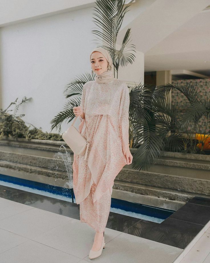 Dress Hari Raya, Outfit Hari Raya Idul Fitri, Ootd Hari Raya, Raya Outfit Ideas, Hari Raya Outfit, Outfit Hari Raya, Tunik Hijab Style, Kaftan Lebaran, Raya Outfit