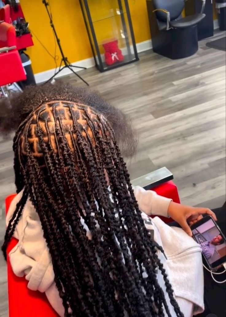 Soft Locs Color, Soft Locs With Color, Knotless Soft Locs, Soft Locks, Locs Color, Vendors List, Soft Locs, Braided Hair Tutorial, Hair Business