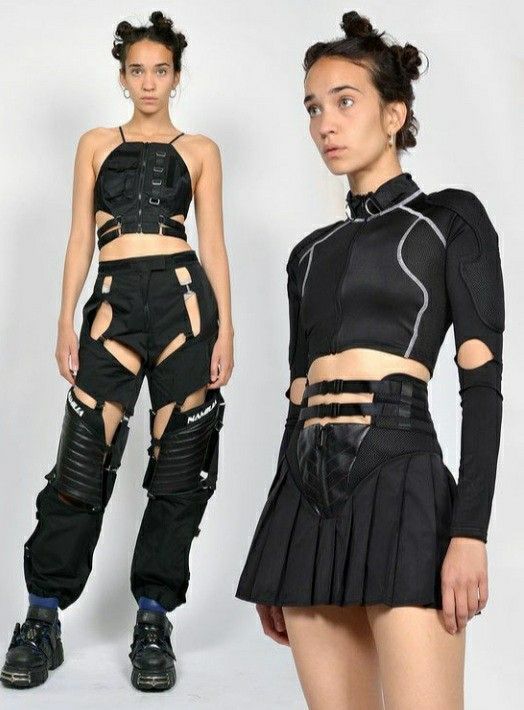 Retro Futuristic Outfits Women, Cool Futuristic Outfits, Sci Fi Rave Outfit, Techwear Rave Outfit, Futuristic Fashion Cyberpunk, Cyberpunk Dress Outfit, Futurepunk Fashion, Technopunk Fashion, Cyberpunk Festival Outfit