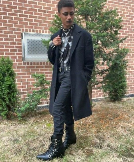 Black Goth Outfits Men, Gothic Prom Outfits Men, Goth Guys Outfits, Male Goth Fashion 80s, Goth Guy Fashion, Goth Outfit Inspo Men, Traditional Goth Men, 80s Trad Goth Outfits Men, Trad Goth Masculine Outfits