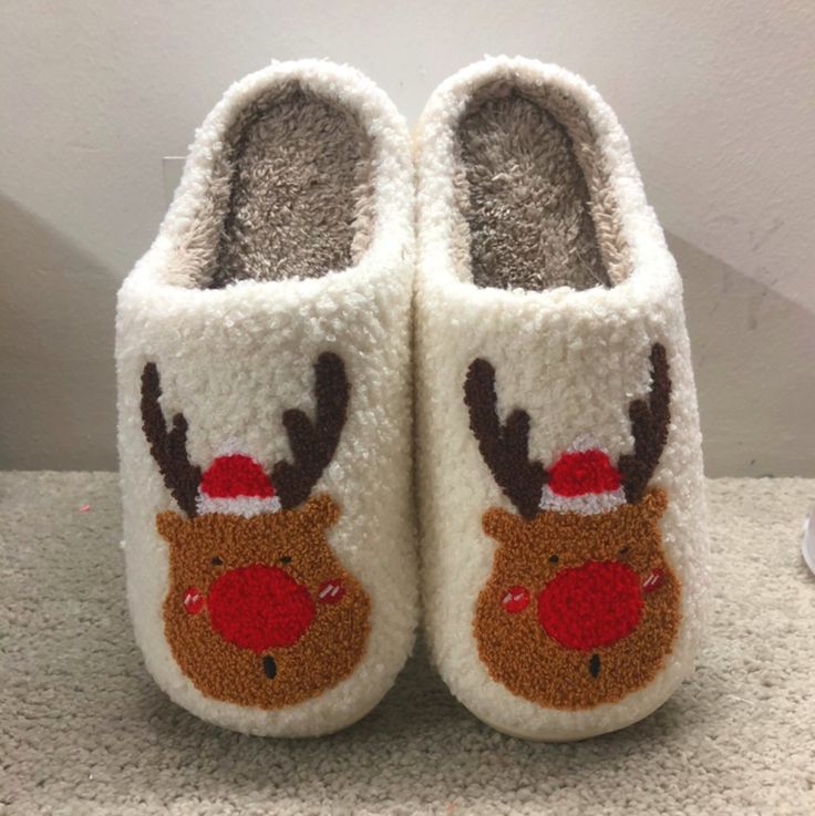 💝 Please see a size chart in listing pictures 💝 Your new favorite slipper with just in time for the holidays! The perfect Christmas morning slipper to finish off your Christmas pajamas! Our comfortable fuzzy slippers are the best gift for any of your loved ones; a universal present that nobody can turn down! Shipping is so fast and so easy with constant updates and confirmations to ensure your slippers arrive on time! Please only order if you can withstand the shipping time shown on this listing! Please feel free to check out our other listing for more comfy styles! ----💝 Product details 💝 ---- Outer material: Plushy Fabric Inner material: Artificial Wool Style: Very thick and warm ----💝 Shipping details 💝 ---- Fast shipping: 7 to 15 days Christmas Slippers, Indoor Slippers, Cute Slippers, Fuzzy Slippers, Baby Slippers, Womens Slides, Comfy Fashion, Christmas Morning, Christmas Pajamas