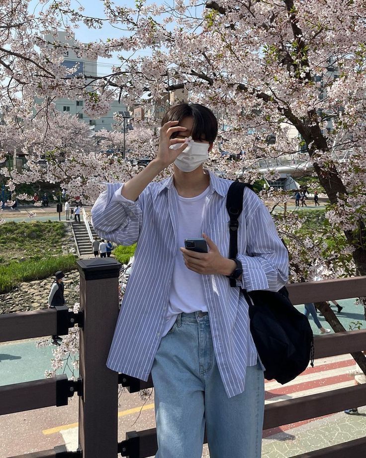 Korean Street Fashion Mens, Soft Boy Aesthetic Outfits, Korean Outfits Men, Aesthetic Guy Outfits, Soft Boy Outfits, Men Aesthetic Outfits, Soft Boy Aesthetic, Korean Street Fashion Men, Kpop Fashion Men