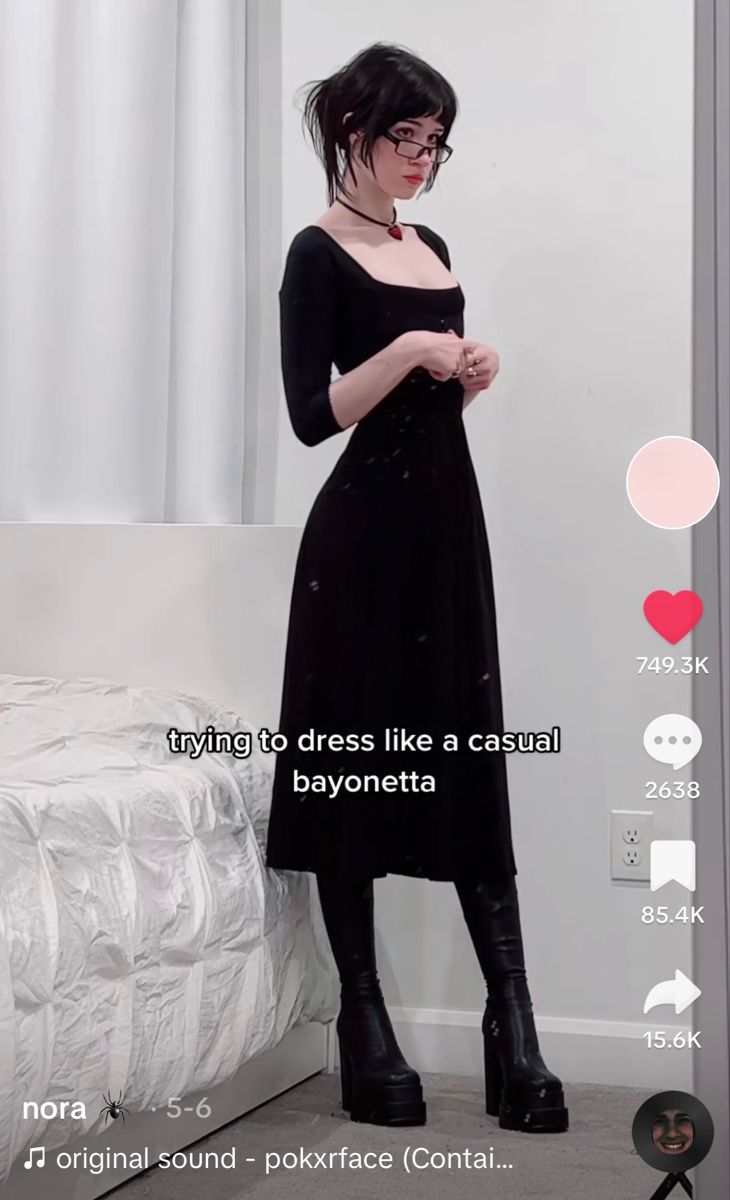 Outfits For A Restaurant, Corp Goth Aesthetic, Corporate Goth Fashion, Bayonetta Dress, Corpgoth Outfits, Summer Goth Outfits Grunge, Business Goth Outfits, Modest Black Outfits, Officecore Outfit