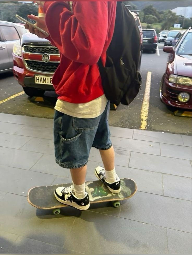 Skate Boy Outfit, Skater Boy Aesthetic Outfit, Skater Boy Outfits Summer, 2000s Skater Boy, 90s Skater Boy, Skater Boy Outfits 90s, Cool Clothes For Boys, Skater Aesthetic Outfits, Skater Boy Outfits Aesthetic