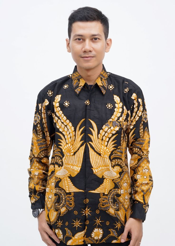 Men's batik shirt with furing layer Motif Tirta Alam series, fine batik 100% made of premium cotton and synthetic dyes, durable, not fade and not easily tangled. Batik Modern, Batik Shirt, Textile Patterns, Tangled, Batik, Bomber Jacket, Textiles, Pattern