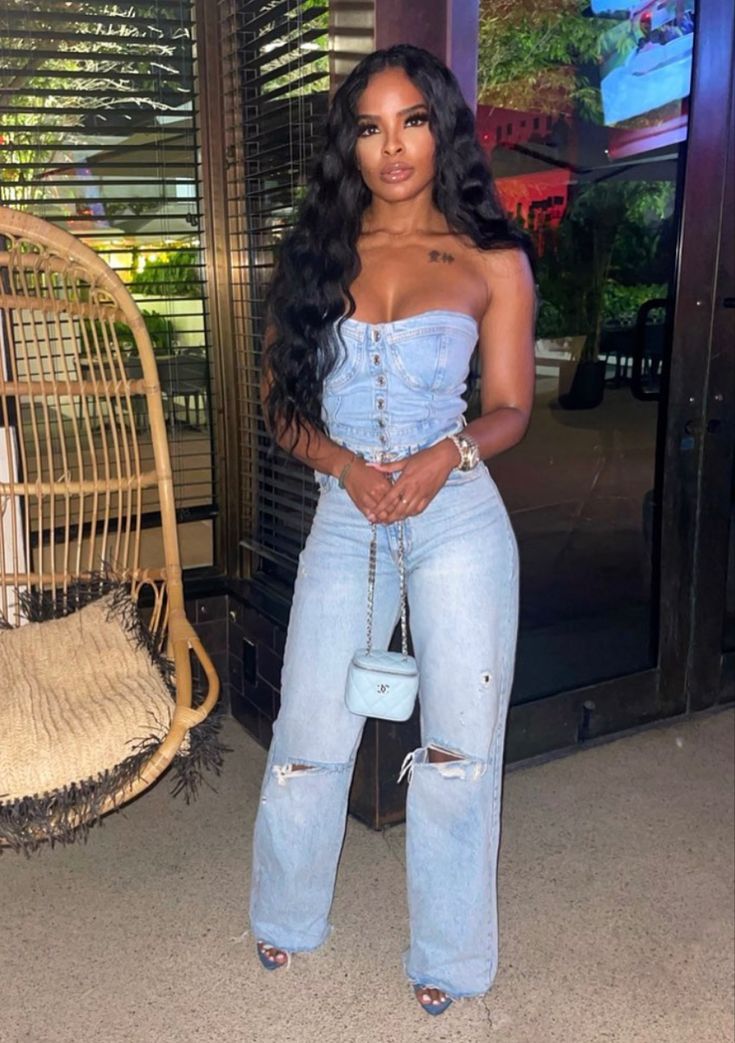 Jean Corset Top Outfit Black Women, Bells Bottom Jeans Outfit, 22nd Birthday Outfits For Women, Off White Tank Top Outfit, Black Women Bday Outfits, Corset Outfit Black Women Classy, August Concert Outfit, All Blue Jean Outfits For Black Women, Sports Game Date Night Outfit