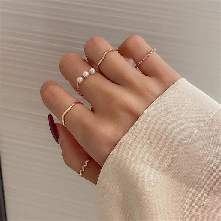 5 Pcs/Set Simple Fashion Wave Pattern Ring Set for Women Trend Personality Pearl Zirocn Metal Multilayer Ring Jewelry Girl GiftModel Number:1005002013287285 Fashion Ring Set, Produk Apple, Minimal Ring, Boho Chic Jewelry, Pattern Ring, Gold Ring Sets, Gold Ring Stack, Simple Fashion, Cute Rings