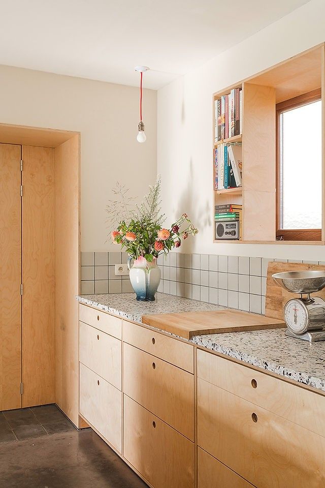 the kitchen counter is clean and ready for us to use in the day or night