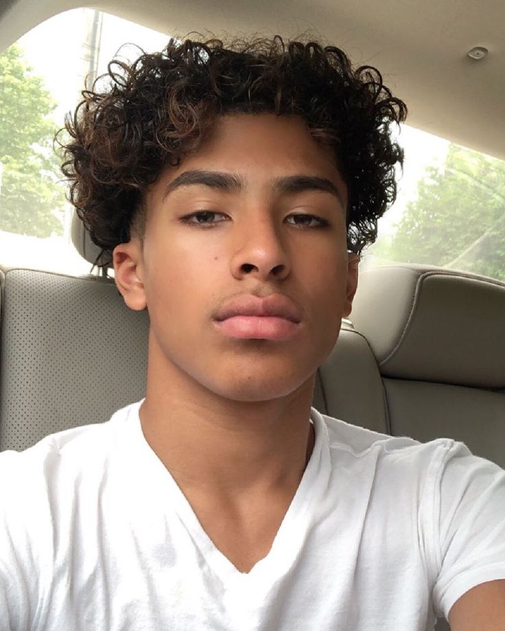 HOODFAV PRINCE👑 on Instagram: “Last min shit🥴” Boys Haircuts Curly Hair, 3a Curly Hair, Taper Fade Curly Hair, Brown Hair Boy, Lightskinned Boys, Couple Tattoos Unique, Brown Curly Hair, Cute Curly Hairstyles