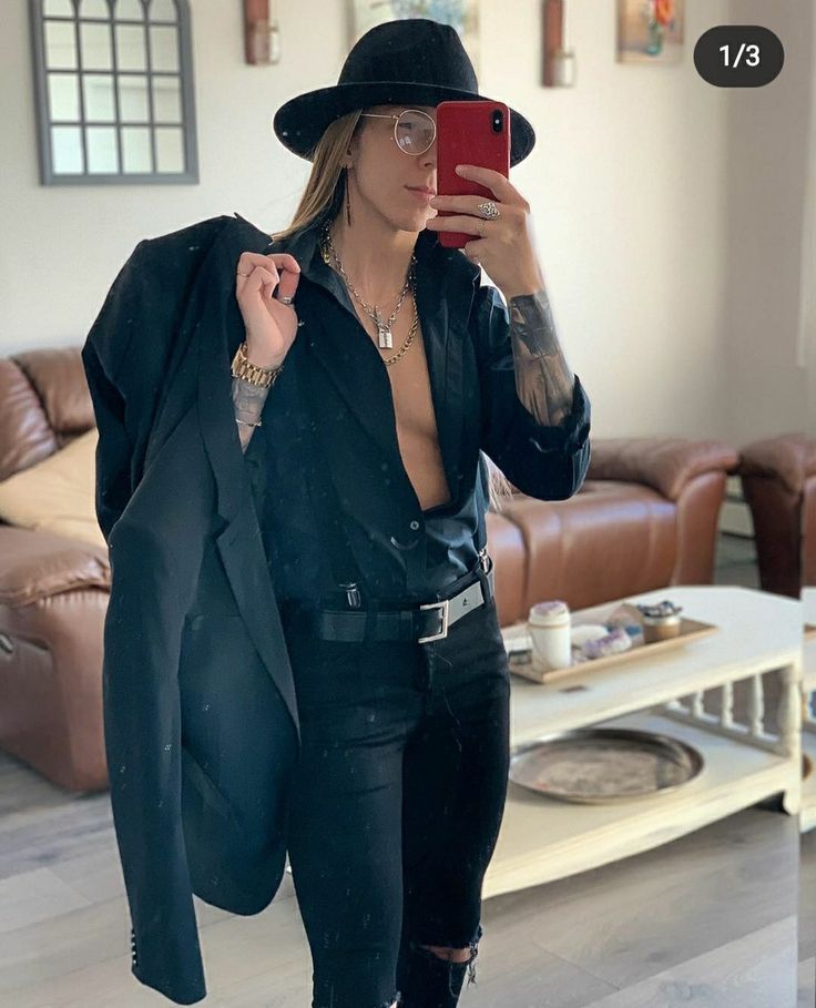 Lesbian First Date Outfit, Date Night Outfit Tomboy, Date Night Lesbian Outfits, Tomboy Clubbing Outfit, Masc Lesbian Night Out Outfit, Fancy Masc Outfits For Women, All Black Lesbian Outfit, Fancy Lesbian Outfit, Lesbian Night Out Outfit