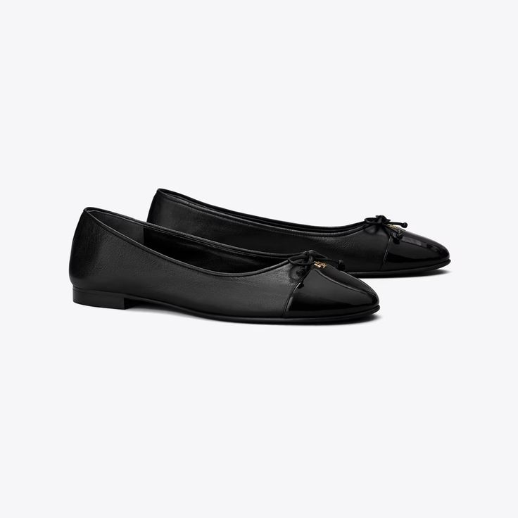 Shop Tory Burch women's designer Shoes including the Cap-Toe Ballet. Get free shipping & returns on designer shoes, handbags, clothing & more at ToryBurch.com. Classy Shoe, Designer Ballet Flats, Beautiful Wardrobe, Ella Tote, Tory Burch Ballet Flats, Kira Chevron, Iconic Looks, Classy Shoes, Designer Flats