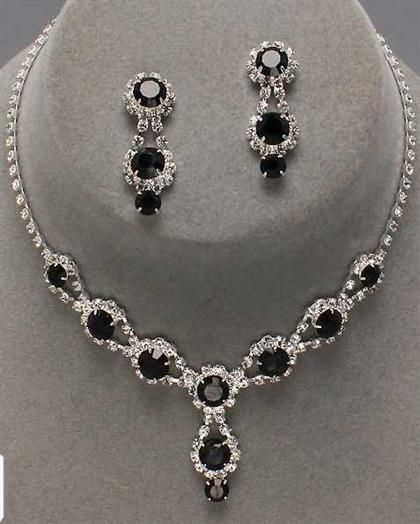 Logam Mulia, Bride Jewelry Set, Inexpensive Jewelry, Black Diamond Jewelry, Diamond Jewelry Set, Expensive Jewelry Luxury, Jewelry Set Design, Bracelets Design, Prom Jewelry