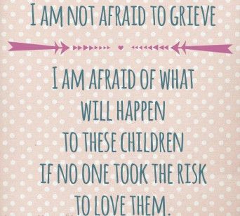 a quote with an arrow on it that says i am not afraid to grieve