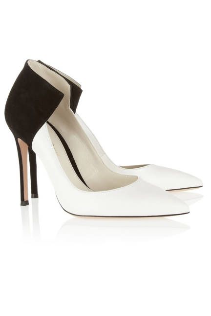 The hottest summer sandals: Gianvito Rossi black and white pumps Ivory High Heels, Black And White Pumps, White Pump, Mode Shoes, Pump Heels, Jimmy Choo Heels, Chic Sandals, Summer Heels, Elle Magazine