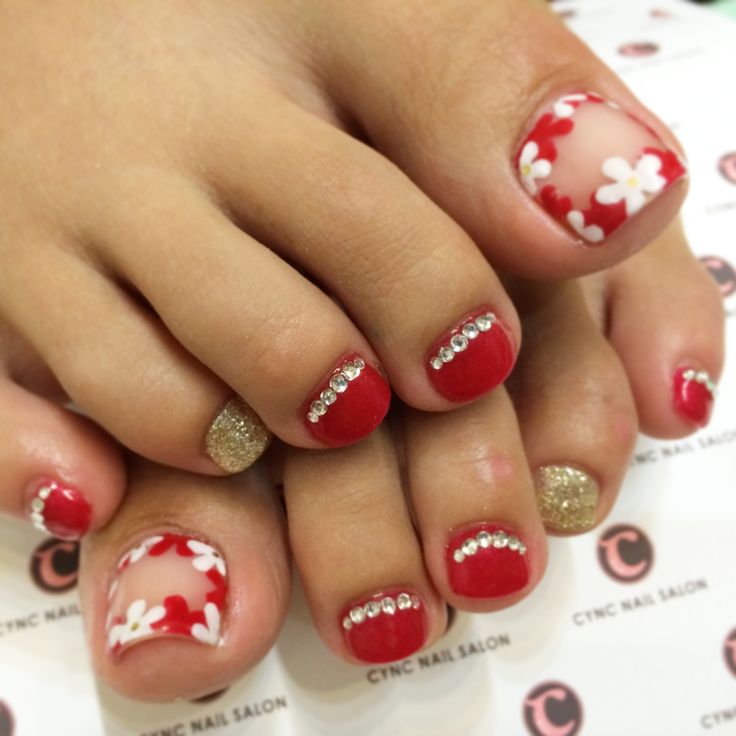 Gel pedicure Bling Toes, Pedicure Gel, Gel Pedicure, Pedicure Nail Designs, Gel Toe Nails, Pretty Toe Nails, Summer Toe Nails, Manicure Gel, Pedicure Designs