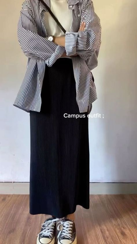 Stylish Outfits Casual, Rok Outfit, Campus Outfit, Chique Outfit, Stile Hijab, Modesty Outfits, Aesthetic Korean, Muslim Outfits Casual, Hijabi Fashion Casual